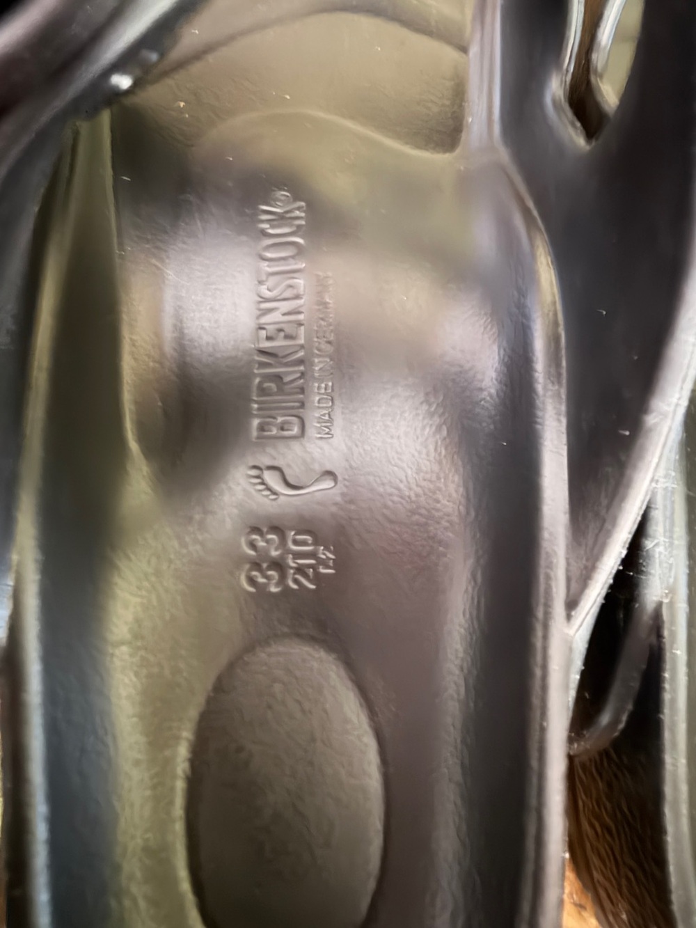 Size 33 Birkenstock kids  Black Arizona EVA Dual-Strap Sandals - Picture 7 of 10